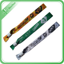 O melhor preço personalizou os Wristbands tecidos tela para eventos com logotipo